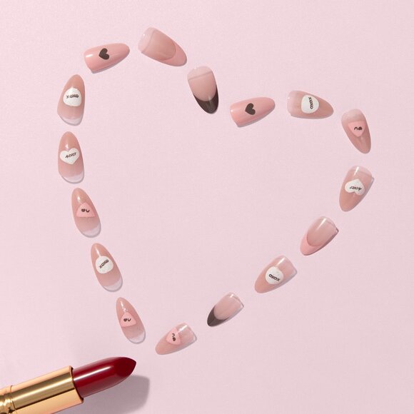 KISS Voguish Fantasy Nails Medium Length - Red Roses - Picture 3 of 11